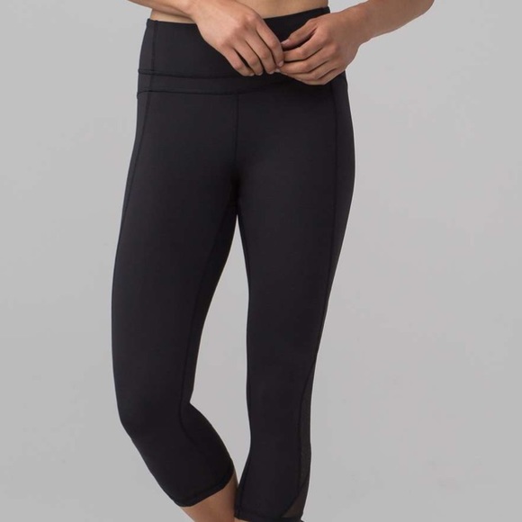 Lululemon Twist and Train 19” Crop Leggings Sz 10 - Picture 11 of 13